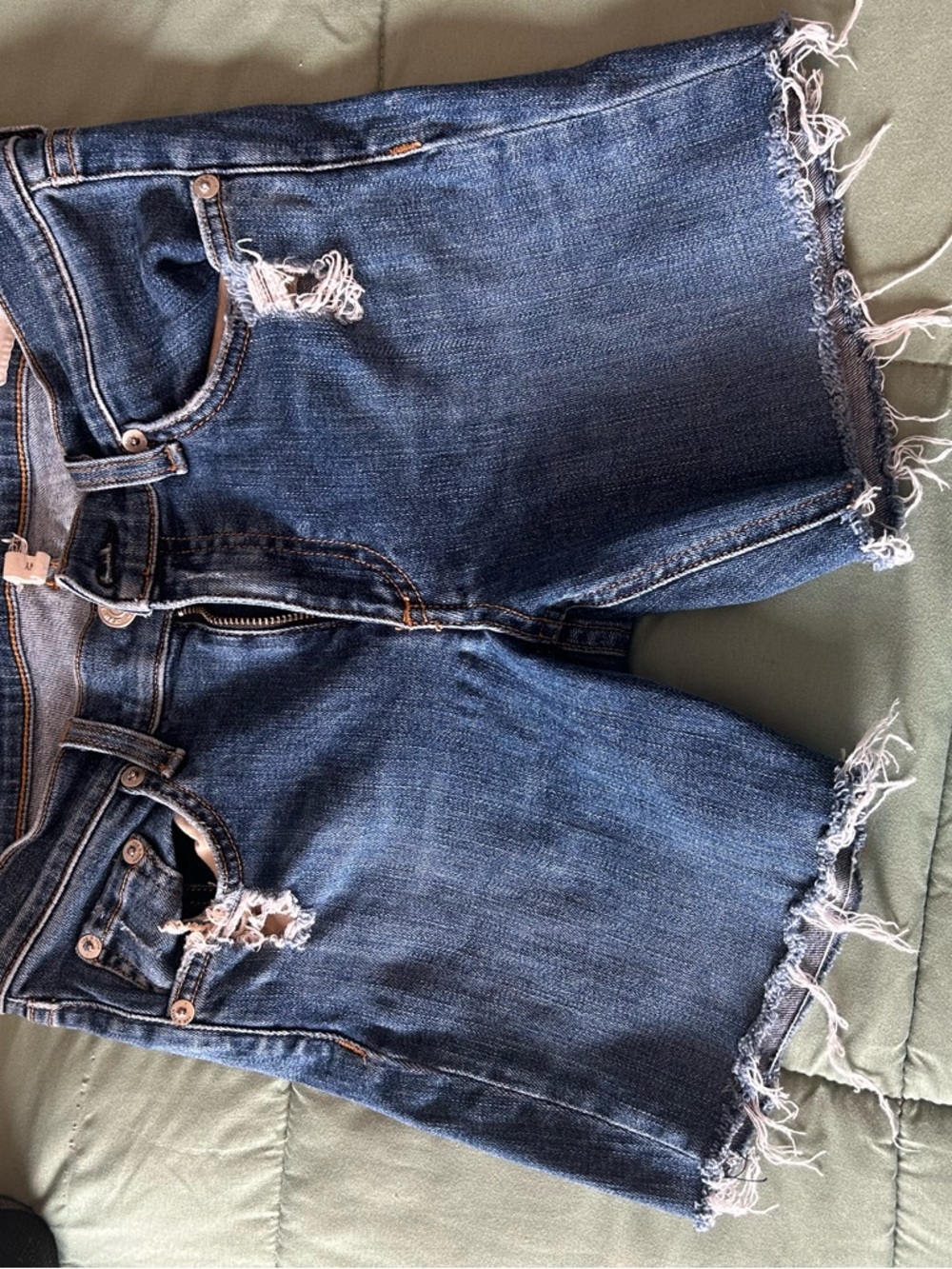 Rag & Bone Distressed Cut Off Shorts, size 27 - Picture 3 of 4
